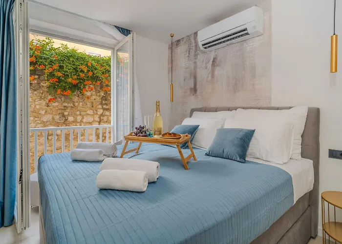 Amaro Luxury Room & Studio Apartman With Balcony