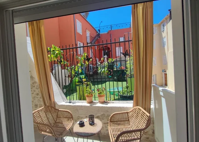Amaro Luxury Room & Studio Apartman With Balcony