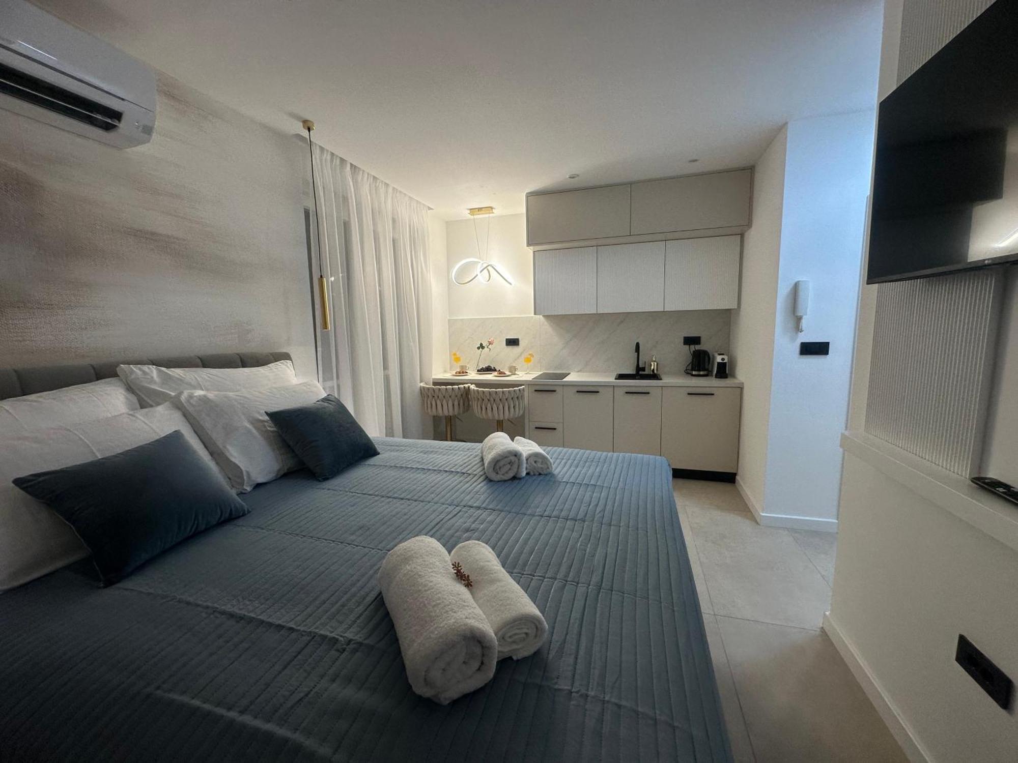 Amaro Luxury & With Balcony * Zadar