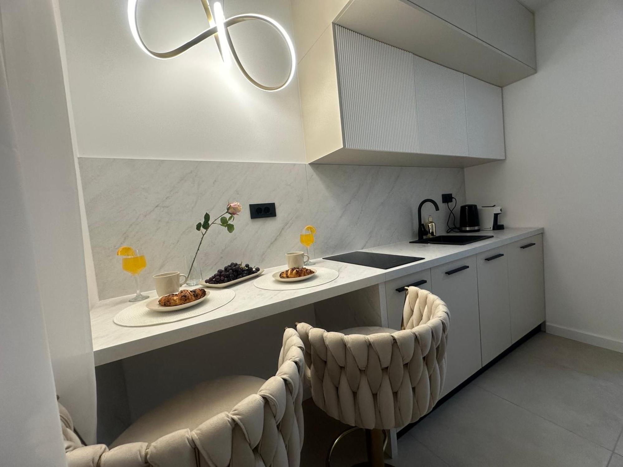 Amaro Luxury & With Balcony Apartment