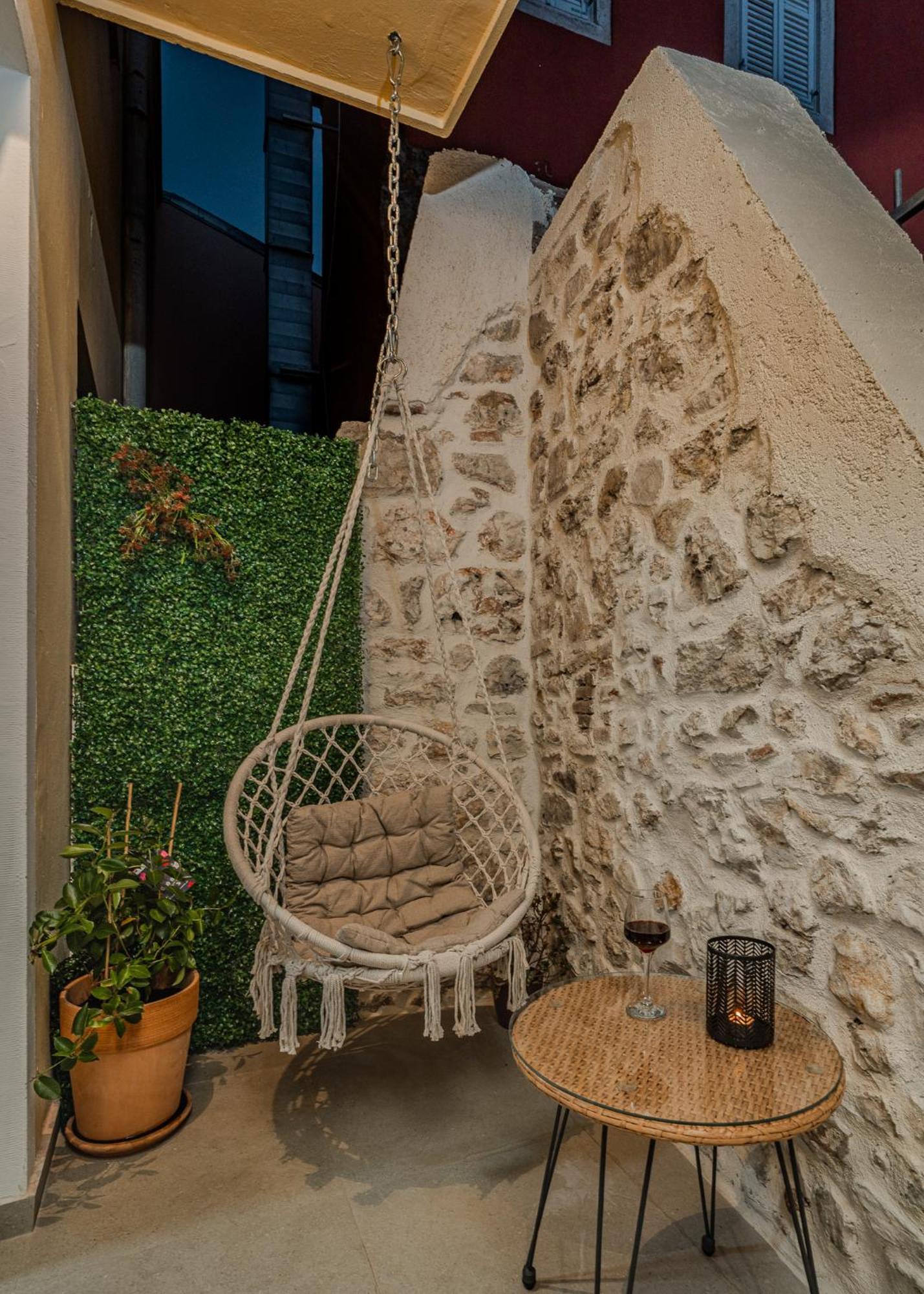 Amaro Luxury & With Balcony Apartment
