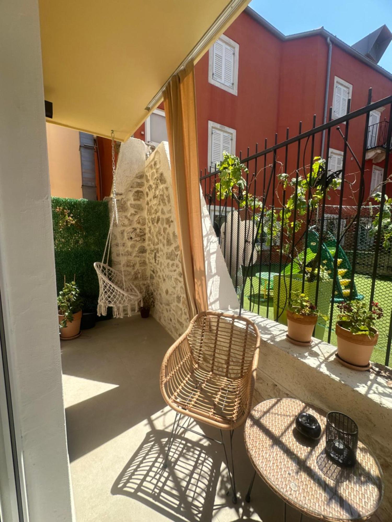 Apartment Amaro Luxury & With Balcony *