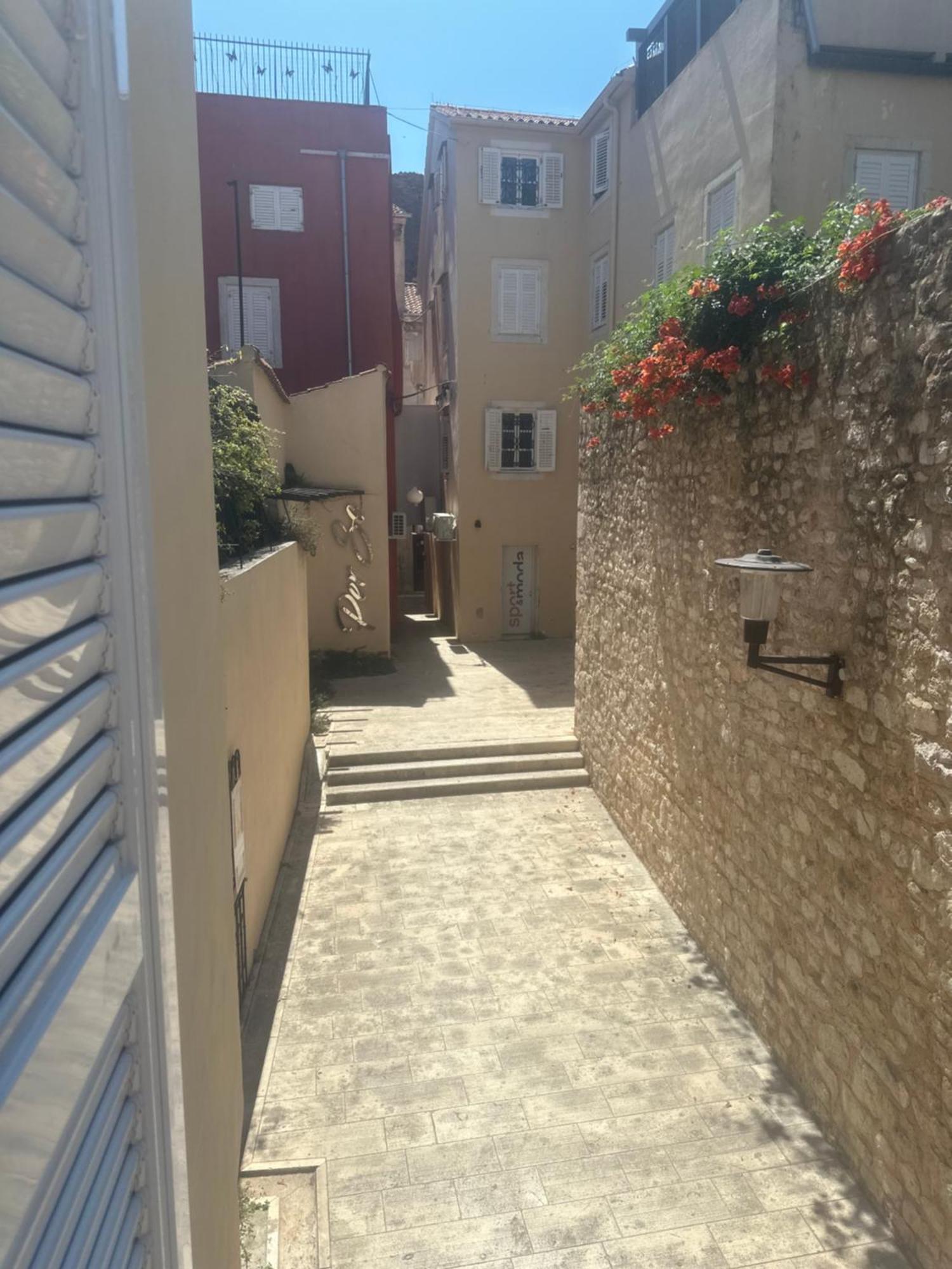Apartment Amaro Luxury & With Balcony *
