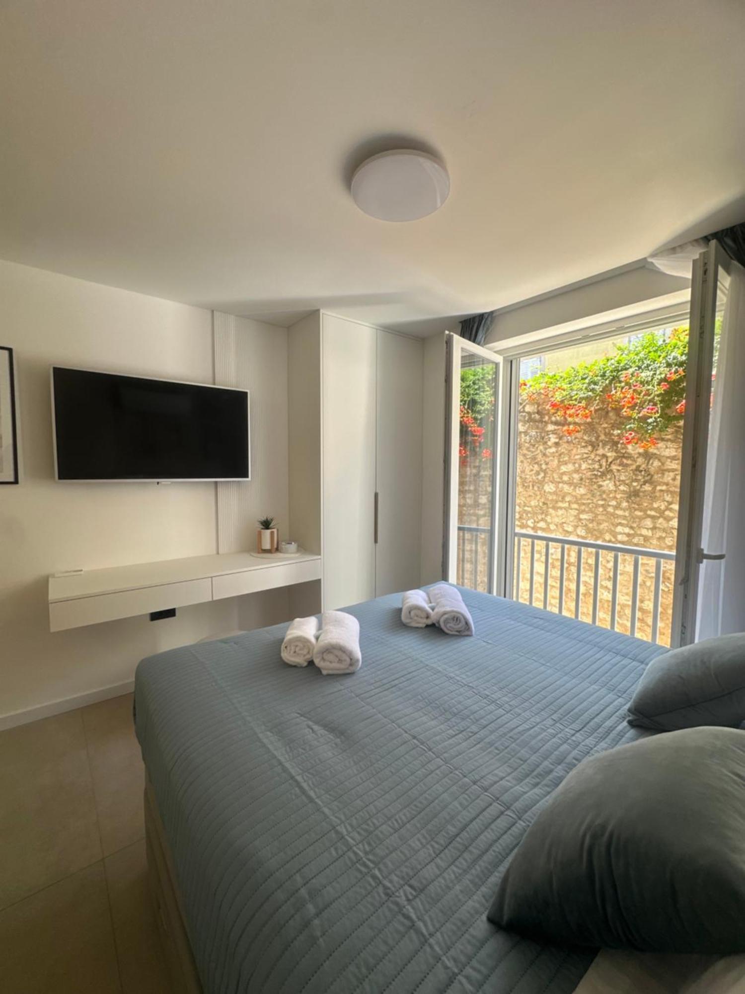Amaro Luxury & With Balcony Apartment *