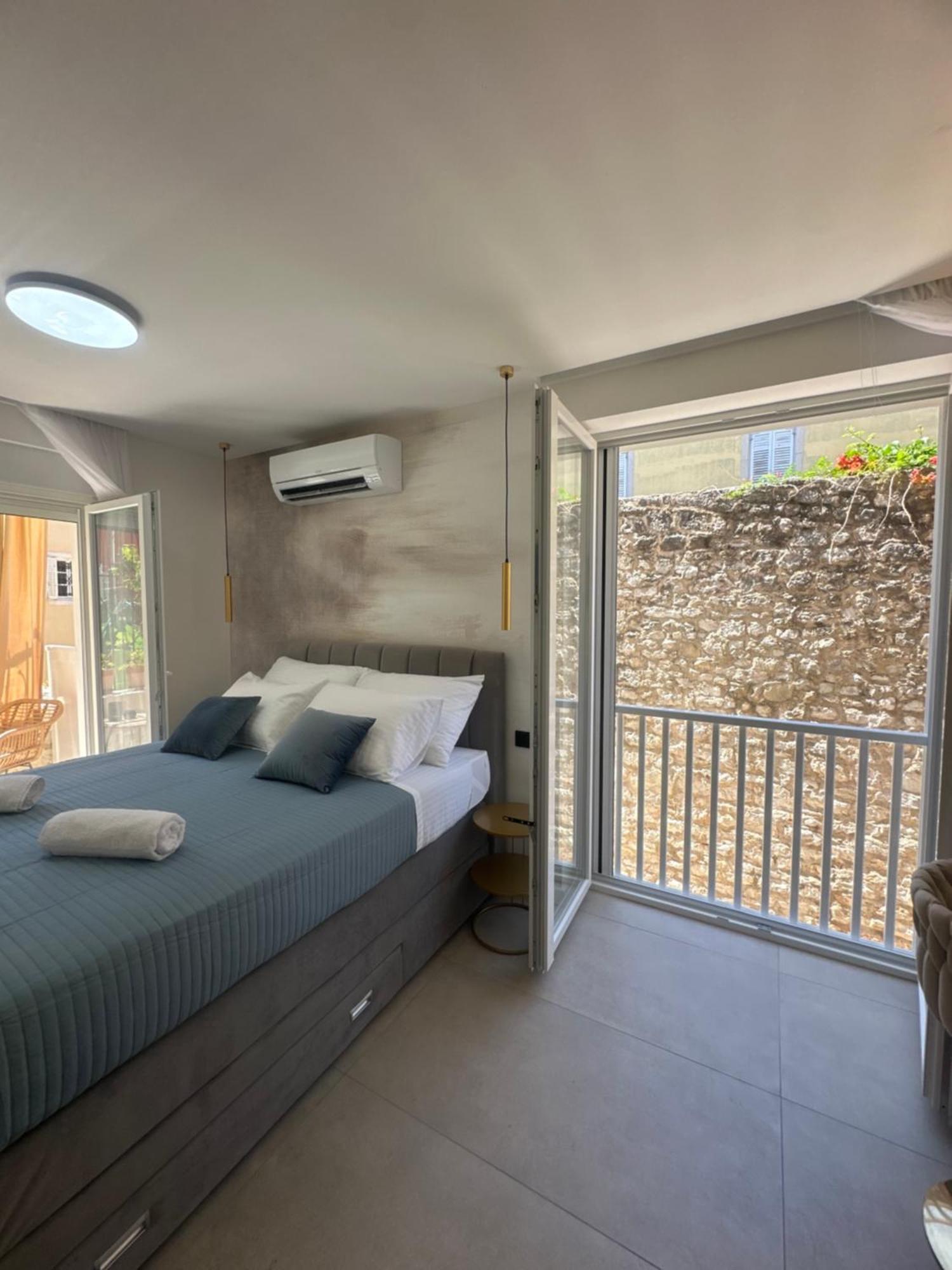 Amaro Luxury & With Balcony Apartment *