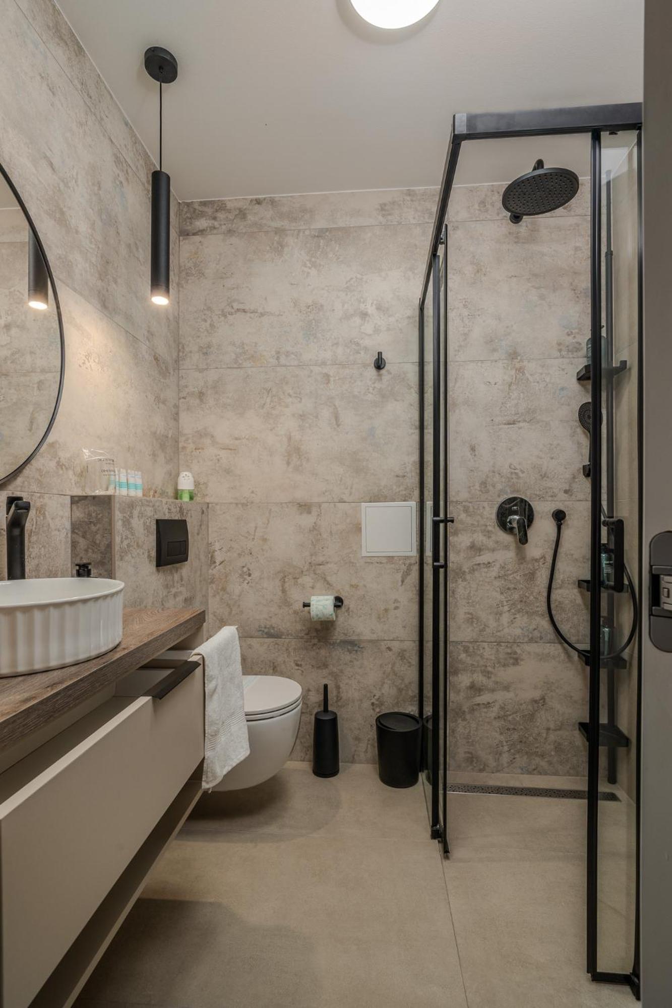 Amaro Luxury & With Balcony Apartment