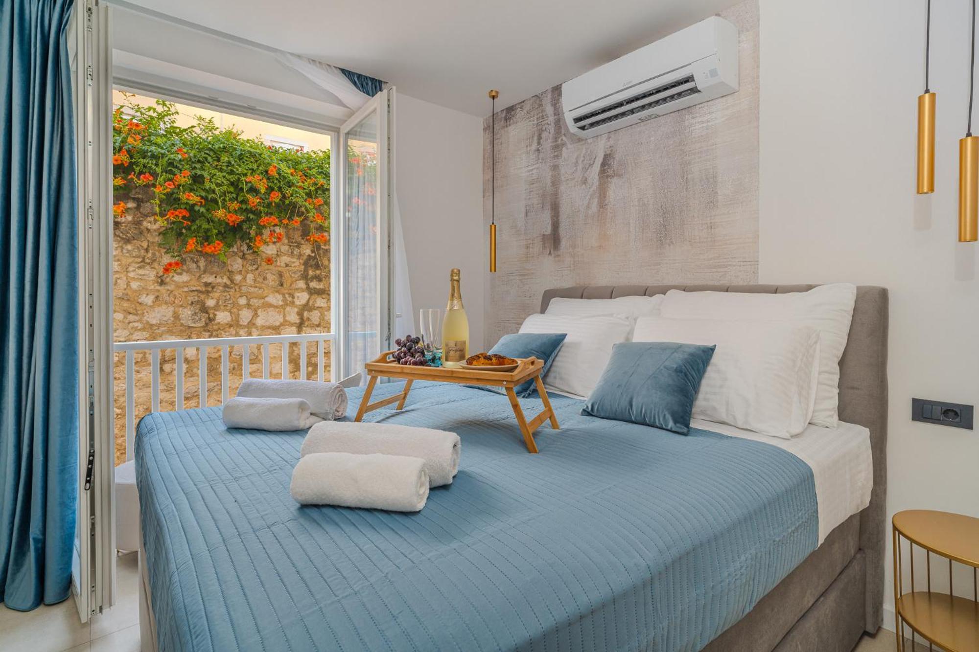 Apartment Amaro Luxury & With Balcony